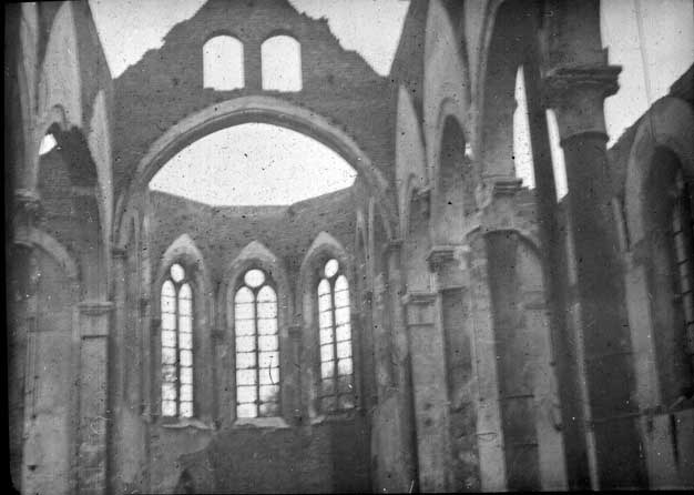 Bild 6 [unbekannter Ort, zerstörte Kirche]