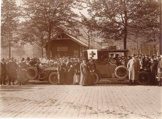 H. Rose: Münsterplatz am 24.9.1914 (Stadtarchiv Bonn)