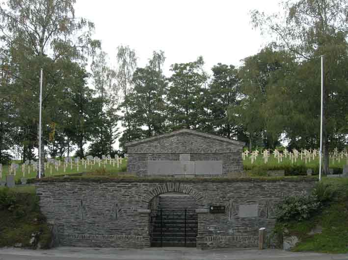 Soldatenfriedhof vob Neufchateau