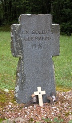 Gedenkstein für gefallene deutsche Soldaten auf der Höhe "Toter Mann"