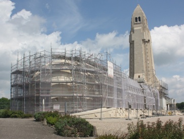 Sanierungsarbeiten am Ossuaire de Douaumont 2012